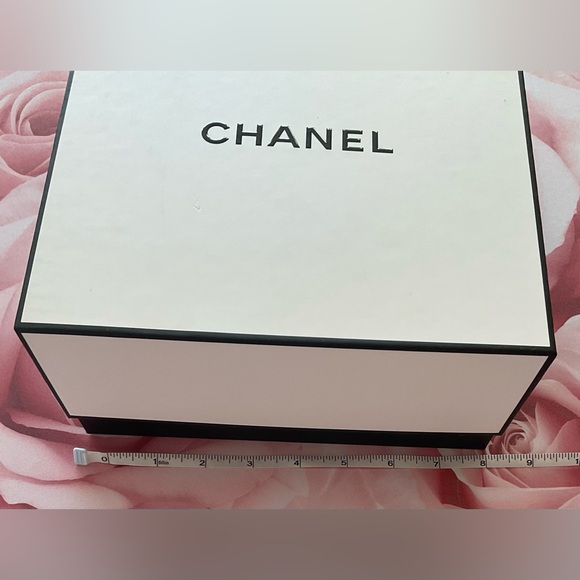 CHANEL Box empty - Picture 2 of 3